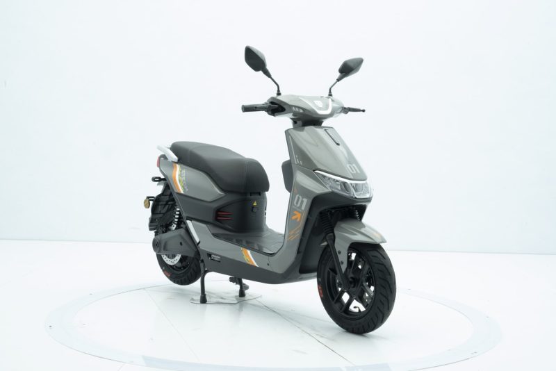 ZT-38B-ZT-38BB ZTECH Elektromos Robogó 45 km/h 3500W 72V 23Ah-35Ah - Image 8