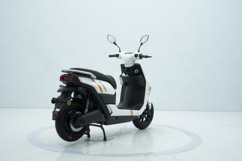 ZT-38B-ZT-38BB ZTECH Elektromos Robogó 45 km/h 3500W 72V 23Ah-35Ah - Image 6